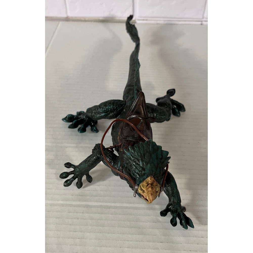 Hasbro Star Wars Boga Varactyl Figure Unisex OS Green Revenge of the Sith 2005